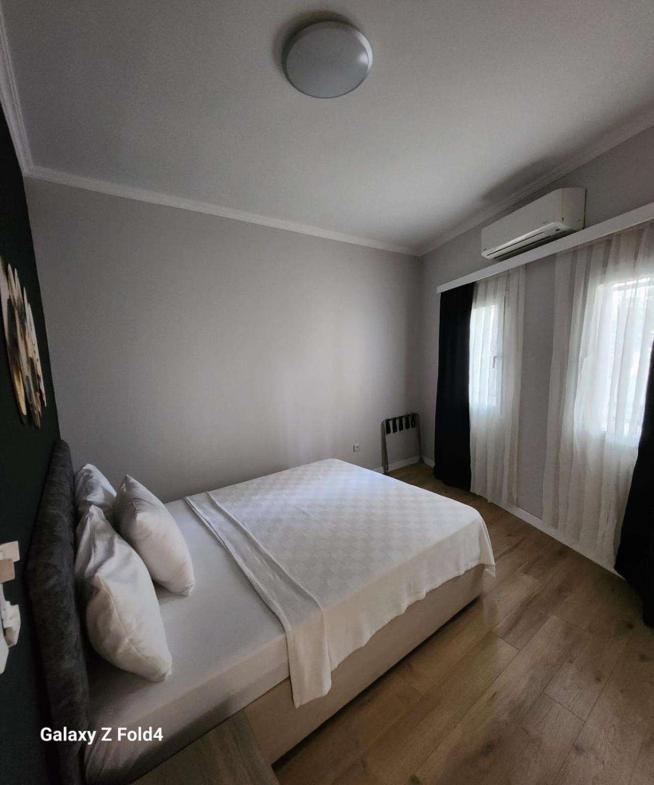 Loca Centre Апартаменты *